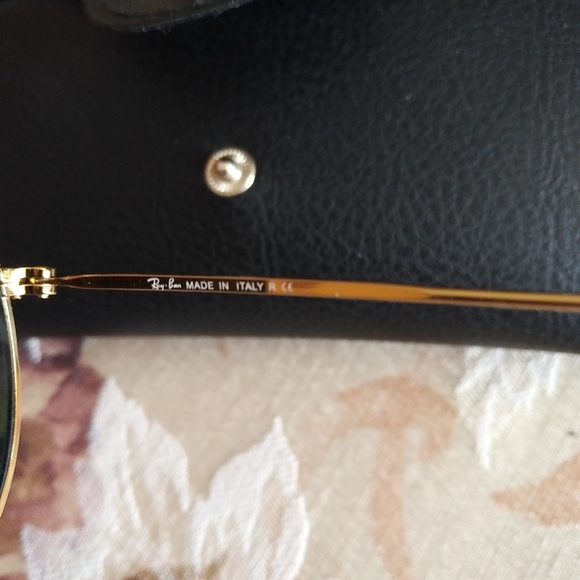 Ray-Ban Round Metal Sunglasses - Picture 3 of 5